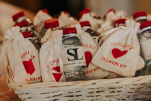 מיתוג וגרפיקה מתנות לאורחים