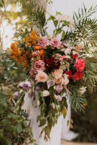 זר פרחים צבעוני