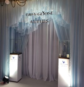 עיצוב ומיתוג כניסה לאירוע חברה לגרייגוס